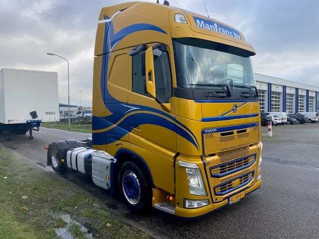 Volvo FH 13.460 low deck trekker, met XL cabine, special paint en incl parc cool, fridge, - 트랙터 유닛 : 사진 2 Volvo FH 13.460 low deck trekker, met XL cabine, special paint en incl parc cool, fridge, - 트랙터 유닛 : 사진 2