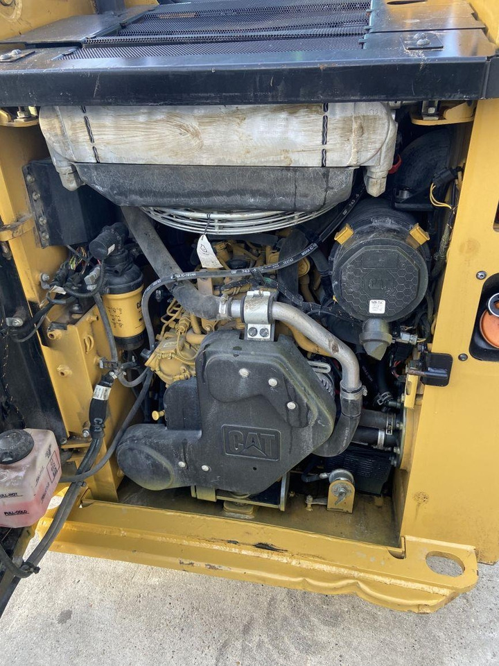 CAT 226 D3 (5867) - 스키드 스티어 로더 : 사진 5 CAT 226 D3 (5867) - 스키드 스티어 로더 : 사진 5