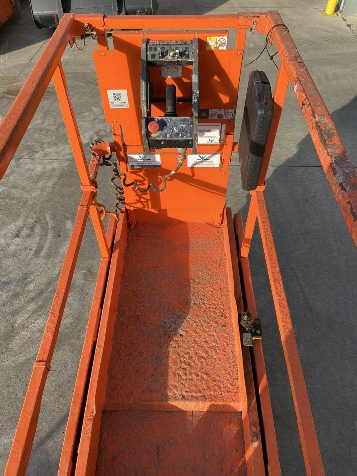 JLG 1930ES (4520) - 시저 리프트 : 사진 4 JLG 1930ES (4520) - 시저 리프트 : 사진 4