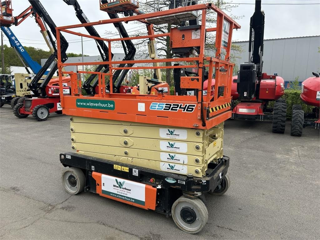 JLG 3246ES (6778) - 시저 리프트 : 사진 5 JLG 3246ES (6778) - 시저 리프트 : 사진 5