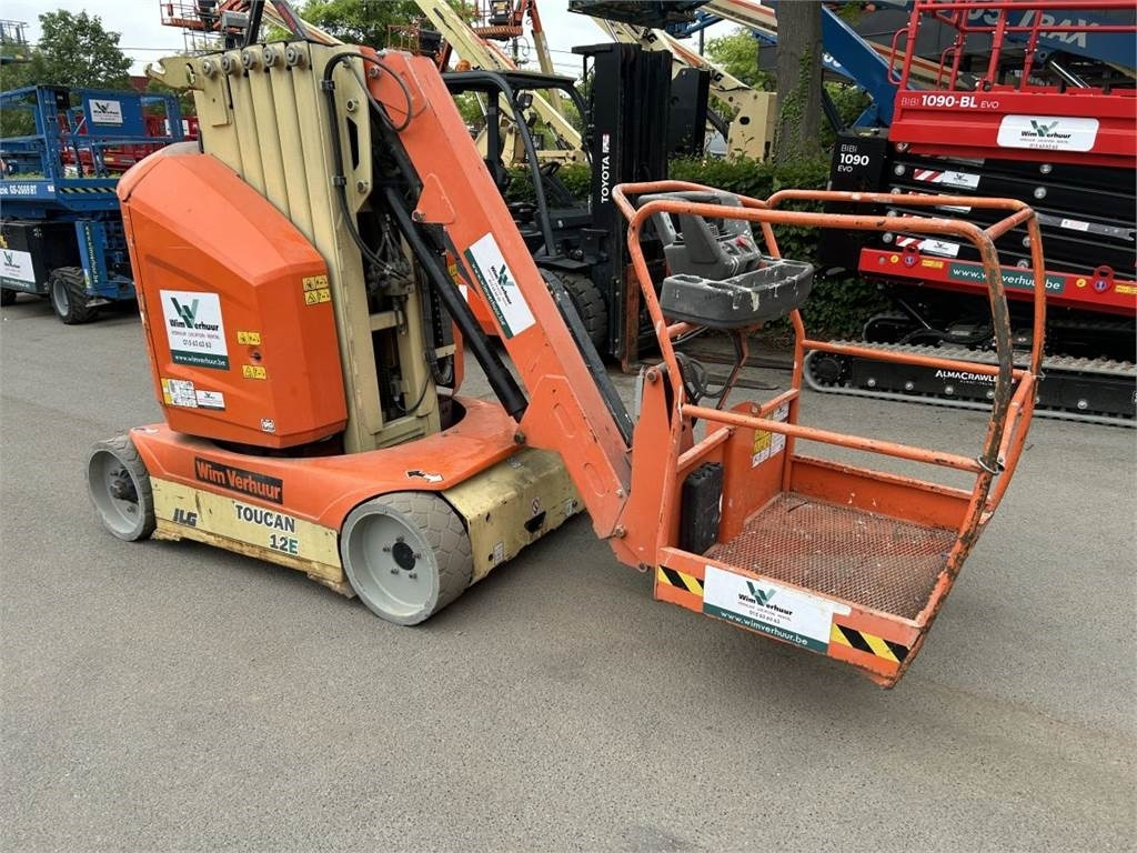 JLG Toucan 12E (1933) - 수직 마스트 리프트 : 사진 1 JLG Toucan 12E (1933) - 수직 마스트 리프트 : 사진 1