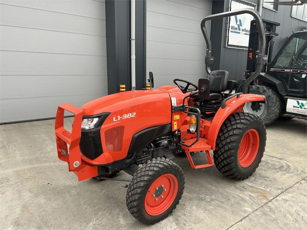 Kubota L1-382 (7325) - 지자체 트랙터 : 사진 1 Kubota L1-382 (7325) - 지자체 트랙터 : 사진 1