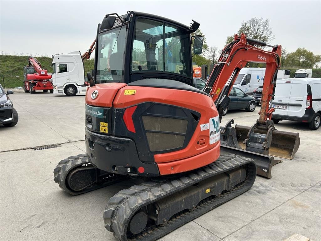 Kubota U50-5 (5024)  - 미니 굴삭기 : 사진 3 Kubota U50-5 (5024)  - 미니 굴삭기 : 사진 3