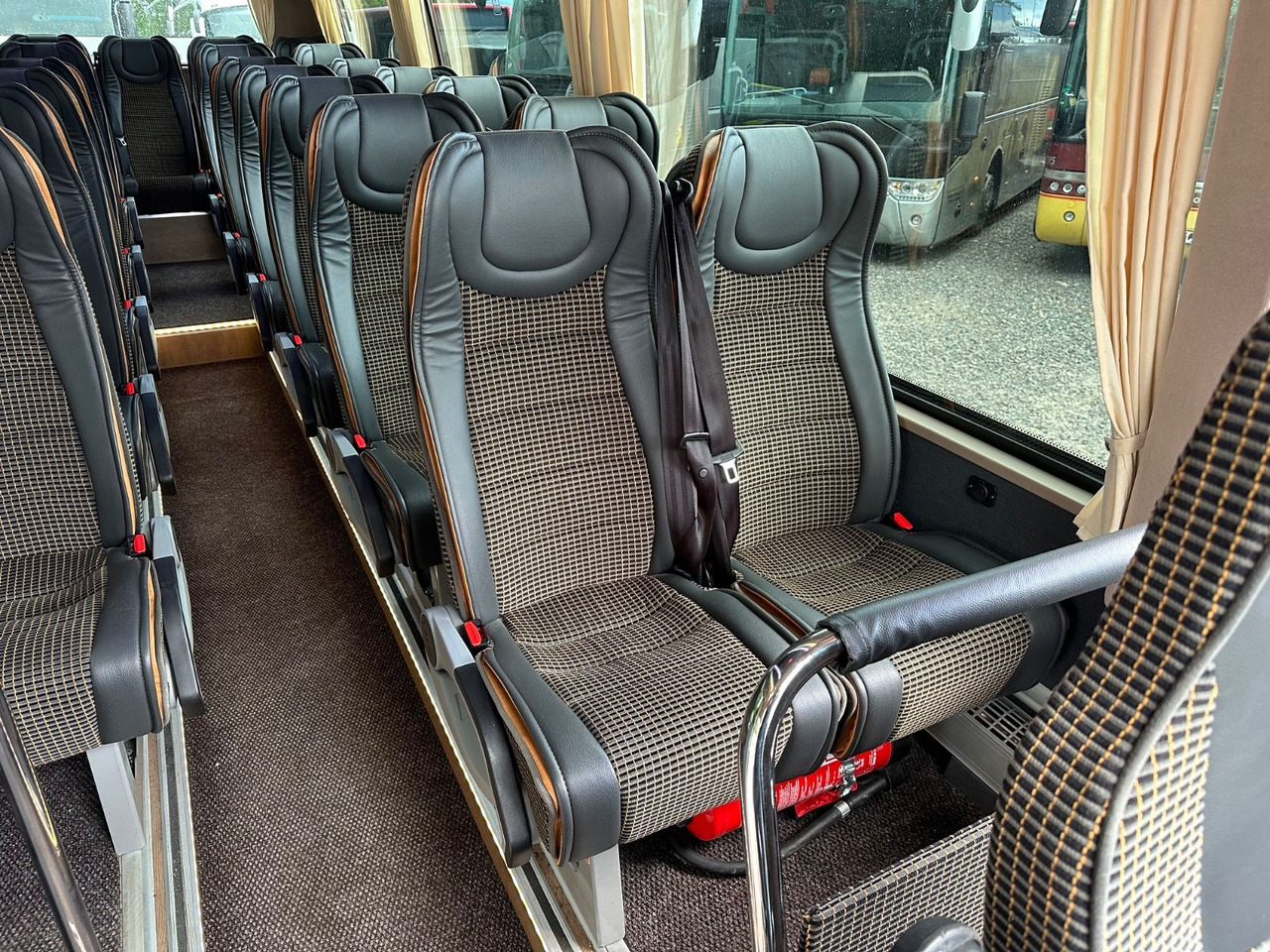 Iveco First Rosero-P (82 tkm*29 Sitze) Rapido O818 - 소형 버스, 승합차 : 사진 5 Iveco First Rosero-P (82 tkm*29 Sitze) Rapido O818 - 소형 버스, 승합차 : 사진 5