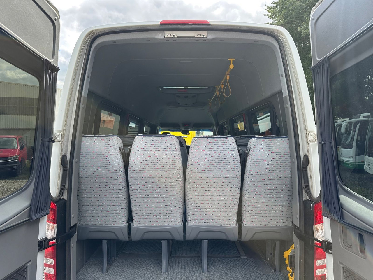 리스  Mercedes-Benz Sprinter 516 CDi Mercedes-Benz Sprinter 516 CDi : 사진 10