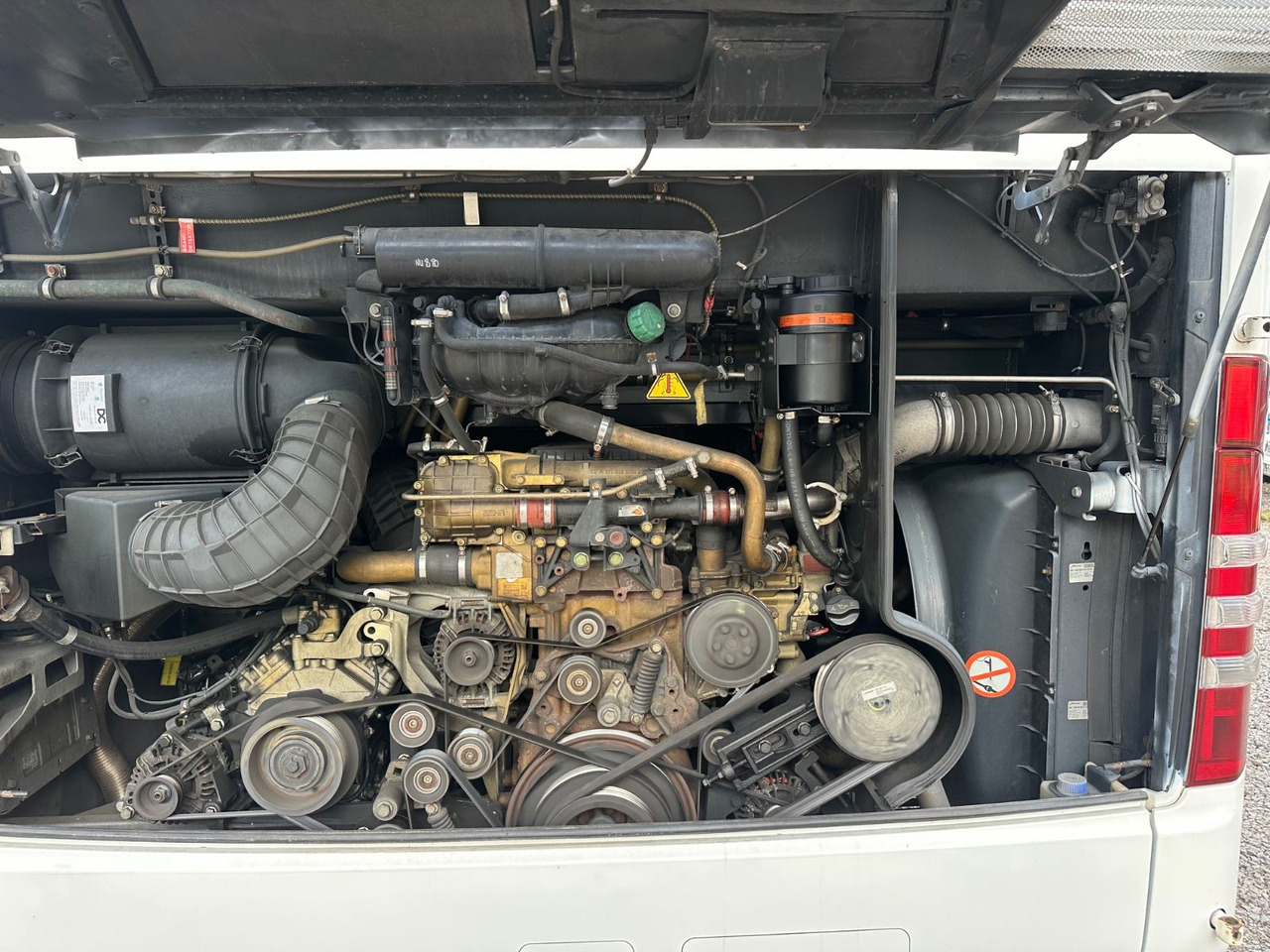 Mercedes-Benz Travego O580 16 RHD-M (LuxLine*Euro 6*TOP*DE) - 대형 버스 : 사진 4 Mercedes-Benz Travego O580 16 RHD-M (LuxLine*Euro 6*TOP*DE) - 대형 버스 : 사진 4