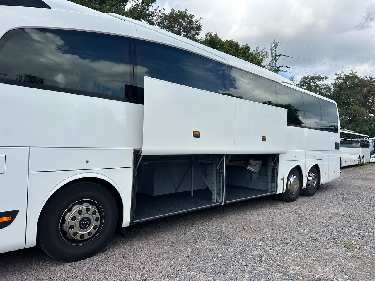 Mercedes-Benz Travego O580 16 RHD-M (LuxLine*Euro 6*TOP*DE) - 대형 버스 : 사진 4 Mercedes-Benz Travego O580 16 RHD-M (LuxLine*Euro 6*TOP*DE) - 대형 버스 : 사진 4