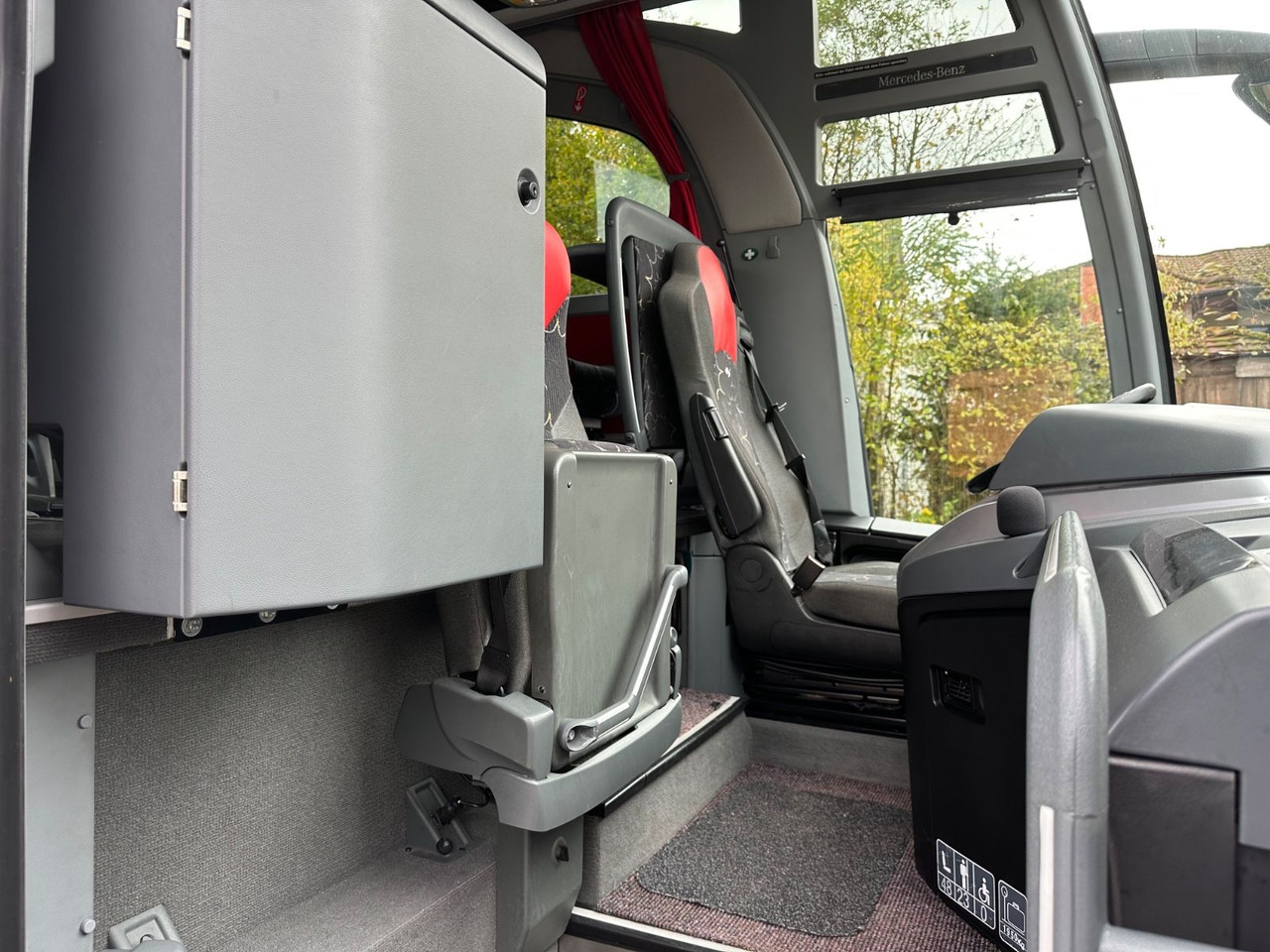 Mercedes-Benz Travego O580 16 RHD-M (LuxLine*TOP*DE) - 대형 버스 : 사진 4 Mercedes-Benz Travego O580 16 RHD-M (LuxLine*TOP*DE) - 대형 버스 : 사진 4