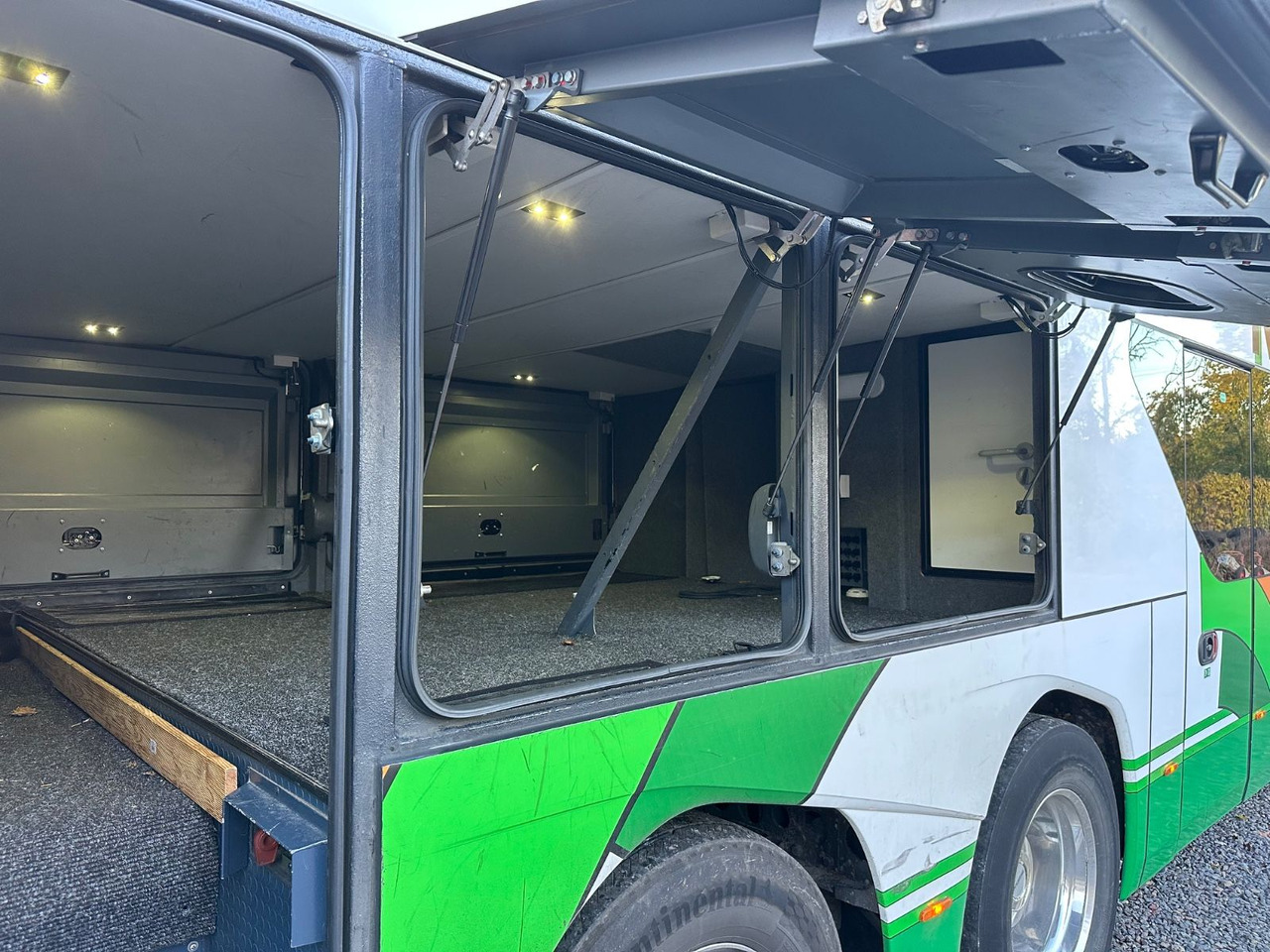 Neoplan P06 Skyliner L (78 Sitze*TOP*Panorama) - 2층 버스 : 사진 4 Neoplan P06 Skyliner L (78 Sitze*TOP*Panorama) - 2층 버스 : 사진 4