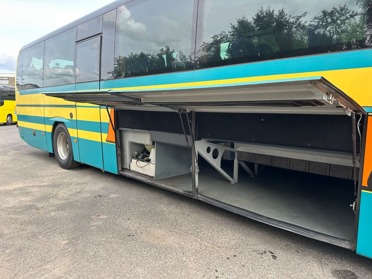 Neoplan P25 Trendliner 3516ÜC Klimaanlage*WC*57 Sitze Neoplan P25 Trendliner 3516ÜC Klimaanlage*WC*57 Sitze - 대형 버스 : 사진 5 Neoplan P25 Trendliner 3516ÜC Klimaanlage*WC*57 Sitze Neoplan P25 Trendliner 3516ÜC Klimaanlage*WC*57 Sitze - 대형 버스 : 사진 5