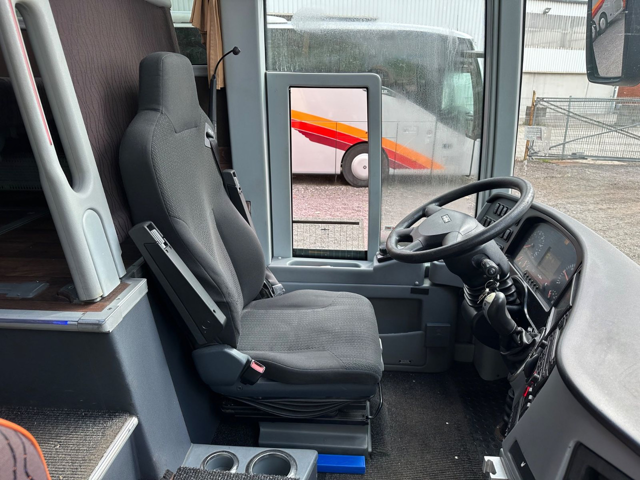 리스  Vanhool TX17 Astron (TOP*57 Sitze) 417 HDH/ 517 HDH Vanhool TX17 Astron (TOP*57 Sitze) 417 HDH/ 517 HDH : 사진 13
