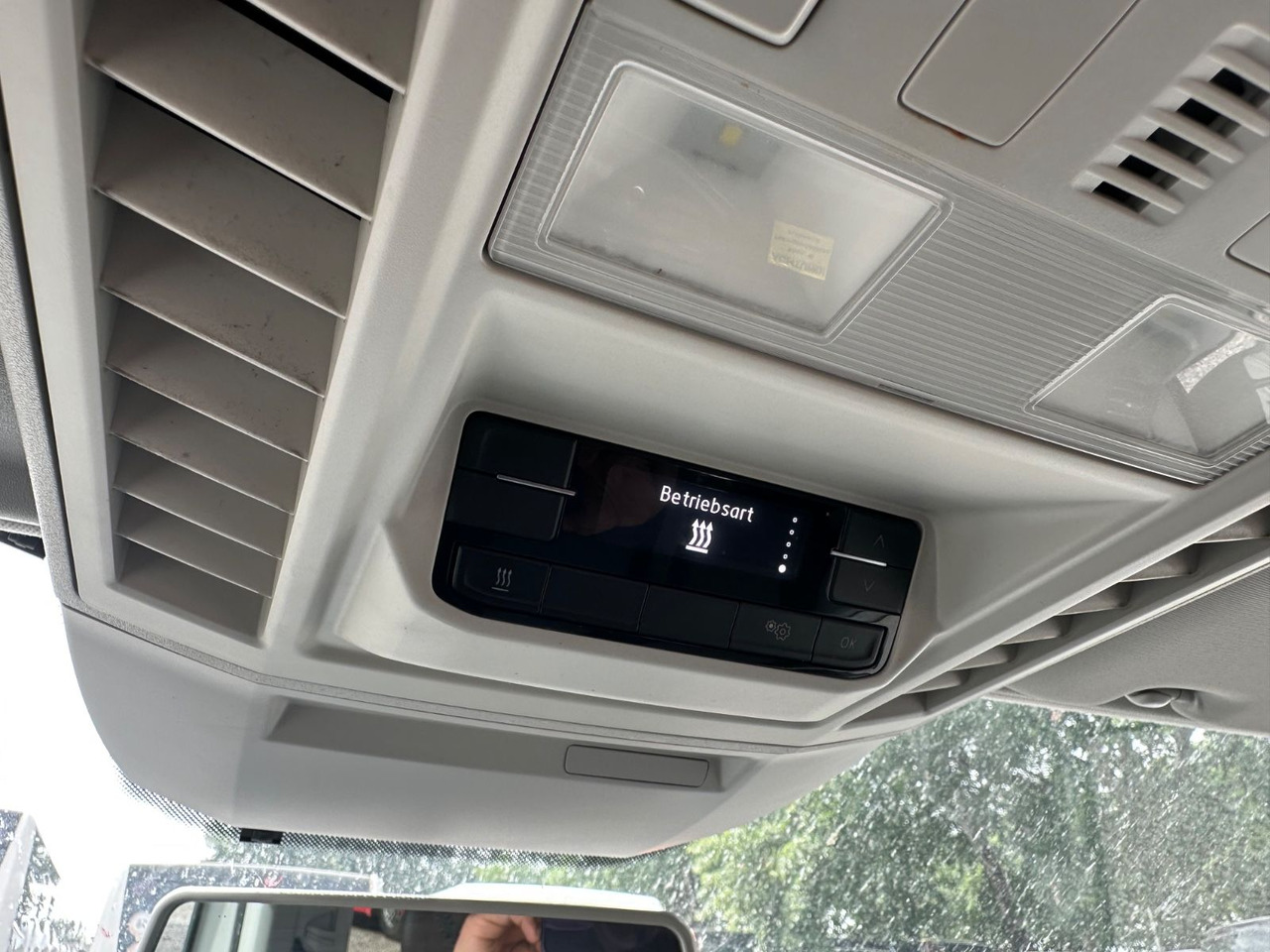 승합차 Volkswagen Crafter (PDC*StandHz.*Behinderten gerecht) : 사진 17