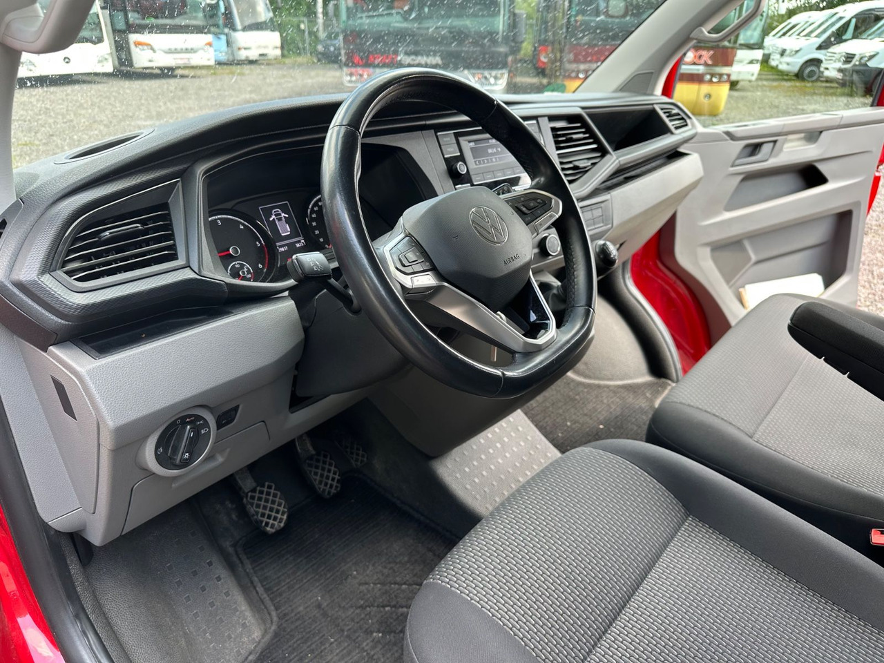 Volkswagen T6 Kombi (PDC Hi*ACC*StandHz*9 Sitzer*AC) - 승합차 : 사진 3 Volkswagen T6 Kombi (PDC Hi*ACC*StandHz*9 Sitzer*AC) - 승합차 : 사진 3
