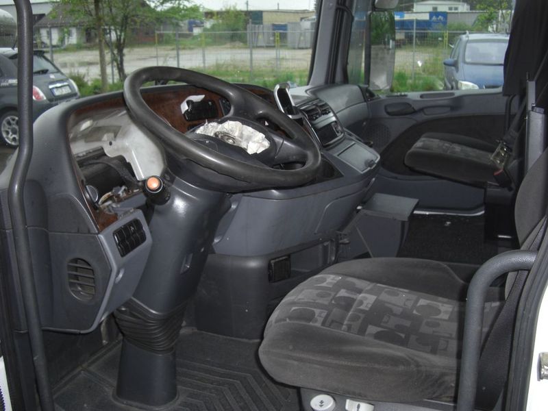 Mercedes-Benz Actros MP2 Megaspace / komplett - 운전실 : 사진 3 Mercedes-Benz Actros MP2 Megaspace / komplett - 운전실 : 사진 3